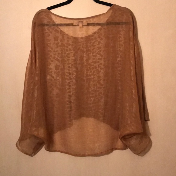 High Low Shirt. - Picture 2 of 3